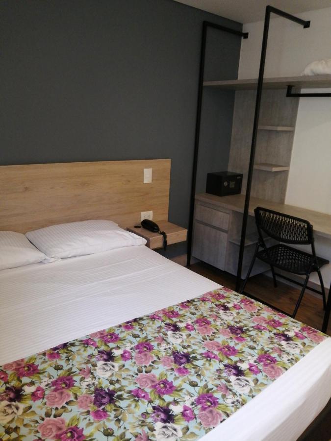 Hotel Poma Rosa Медельин Экстерьер фото