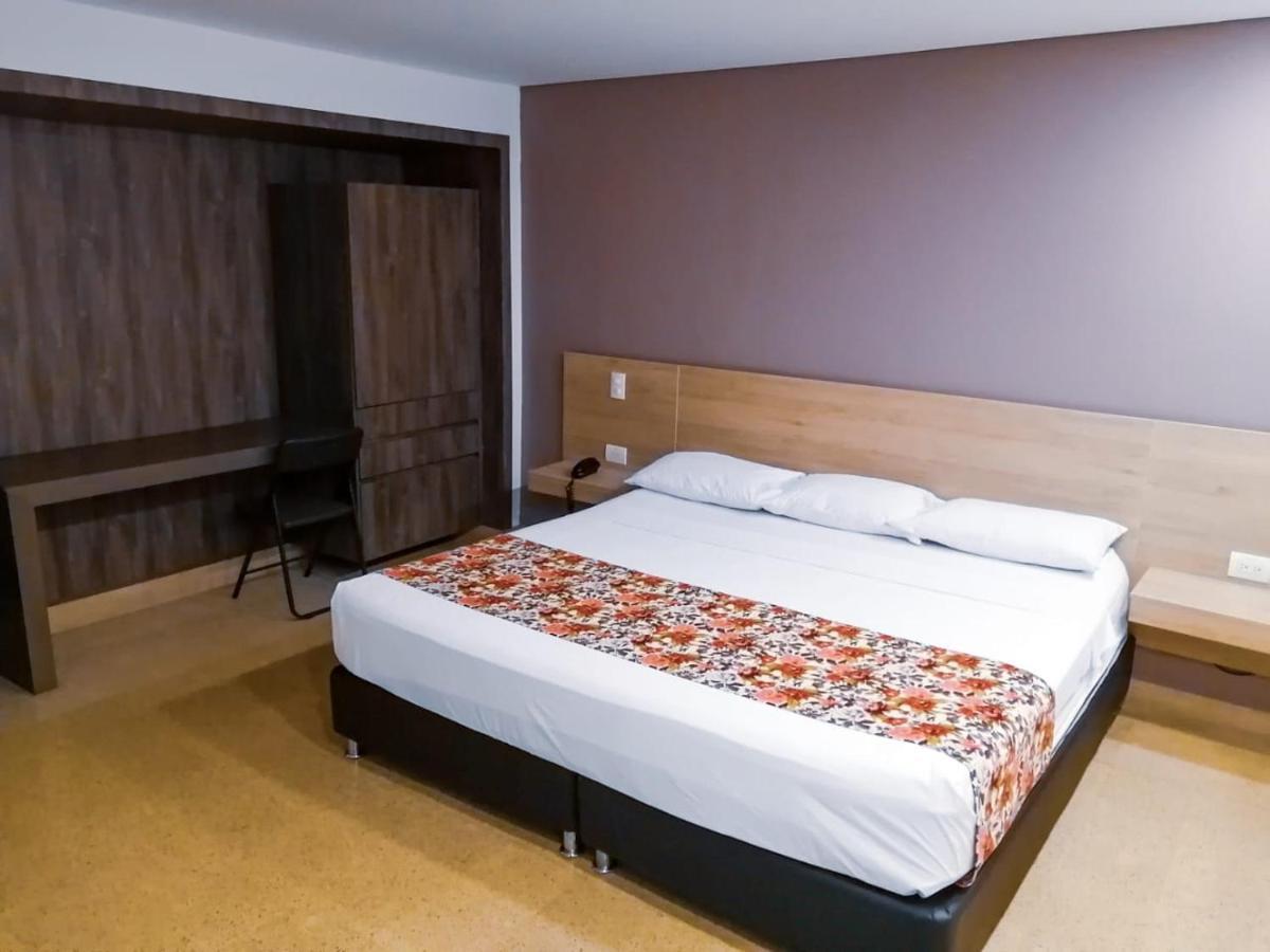 Hotel Poma Rosa Медельин Экстерьер фото