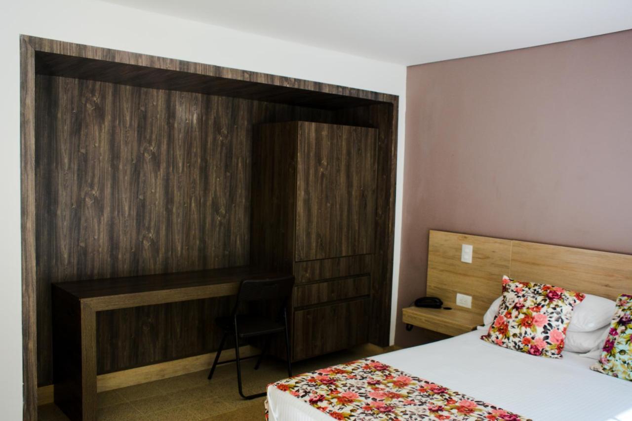 Hotel Poma Rosa Медельин Экстерьер фото