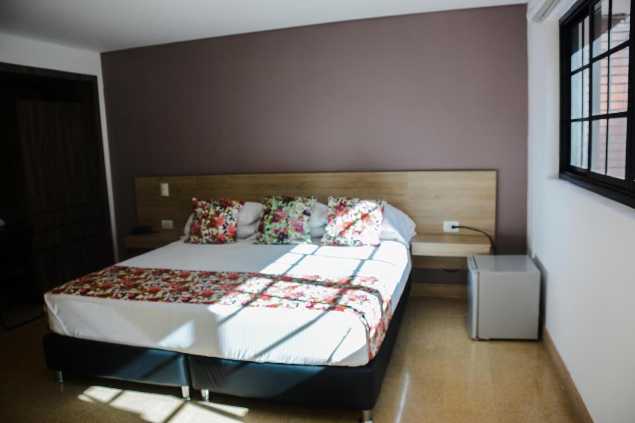 Hotel Poma Rosa Медельин Экстерьер фото