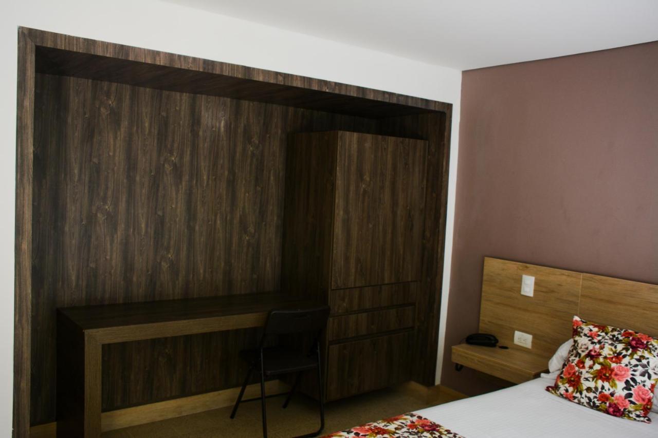 Hotel Poma Rosa Медельин Экстерьер фото