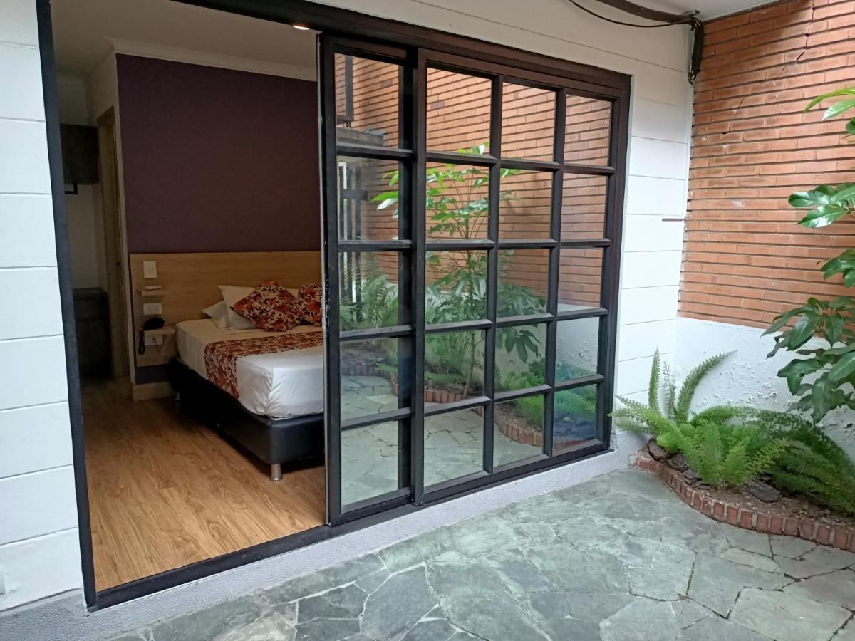 Hotel Poma Rosa Медельин Экстерьер фото