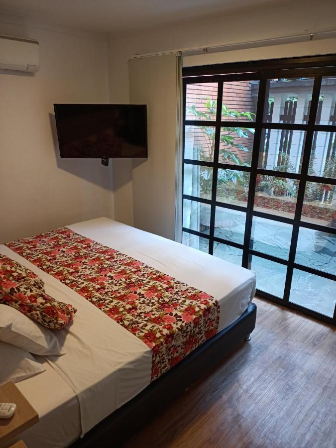 Hotel Poma Rosa Медельин Экстерьер фото