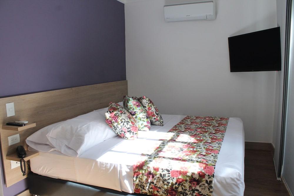 Hotel Poma Rosa Медельин Экстерьер фото