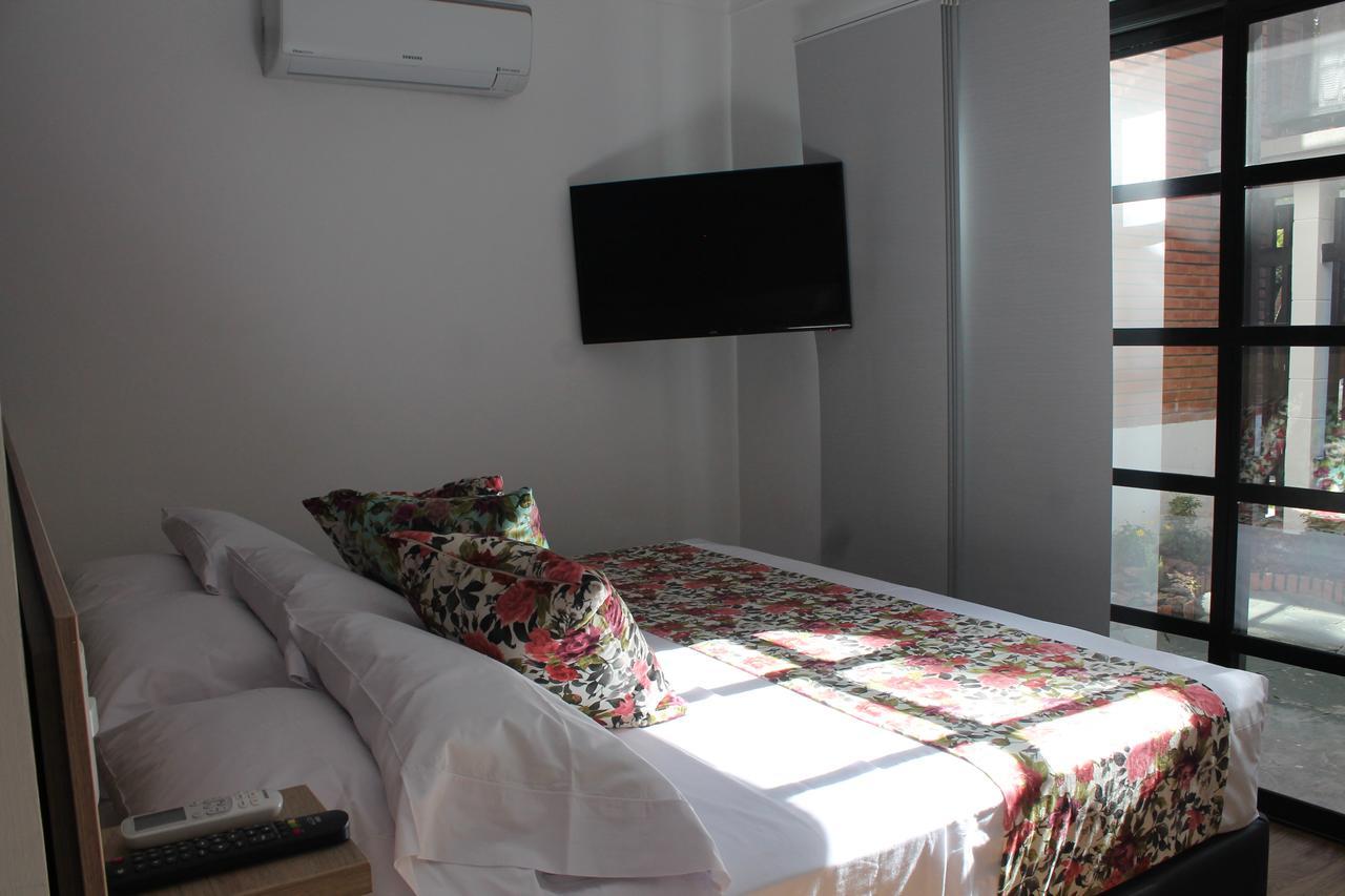 Hotel Poma Rosa Медельин Экстерьер фото